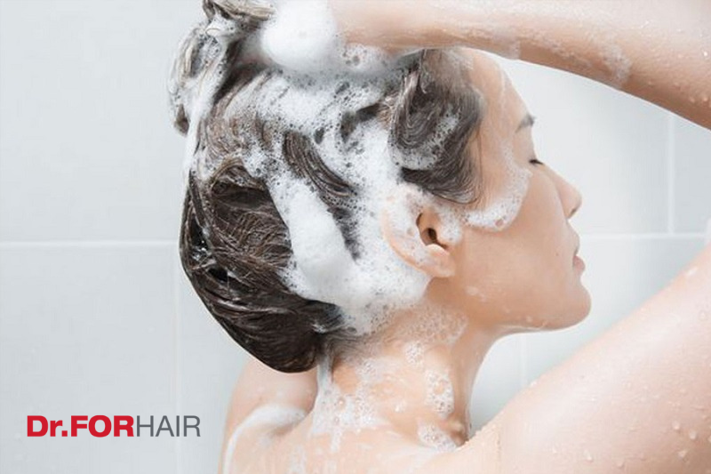 “Gội đầu ngược” là phương pháp gội đầu dùng dầu xả trước dầu gội